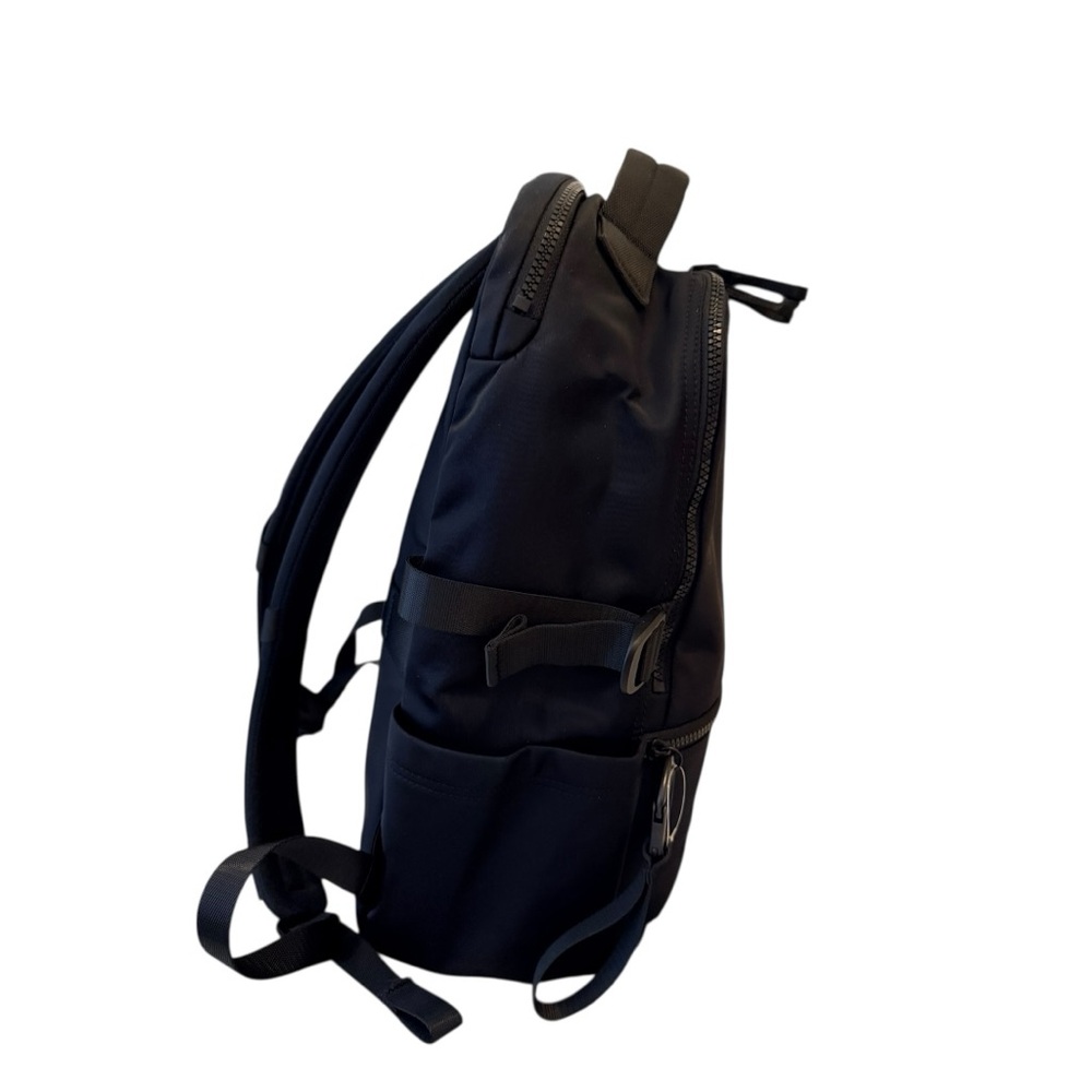 lululemon athletica New Crew Men's Backpack - NWT - Picture 9 of 15